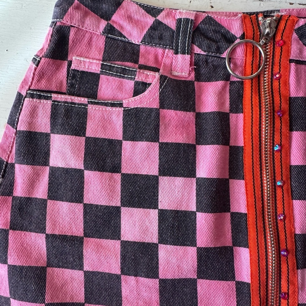 Y2K Pink Checkerboard Denim Mini Skirt Ring Zip Punk Indie Sleaze Street Style - Picture 5 of 11